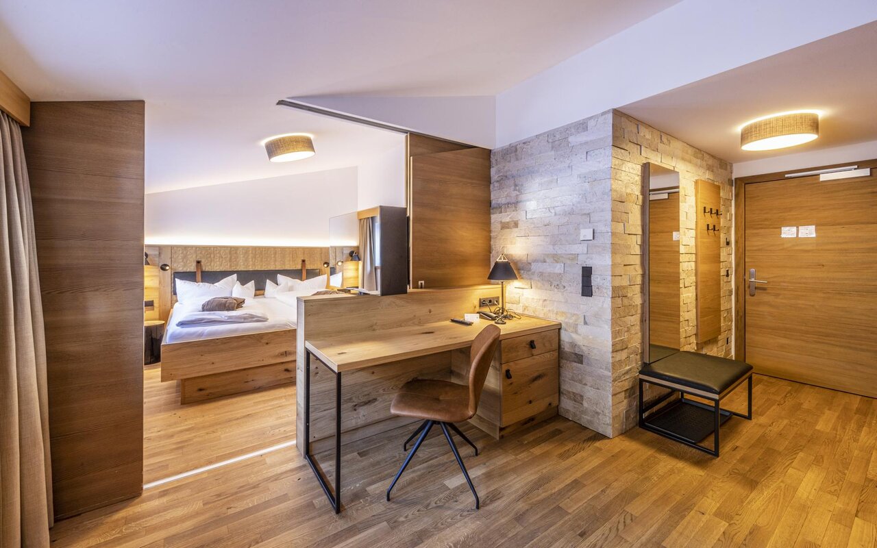 Zimmer mit Riemchen aus Naturstein gestalten aestivate